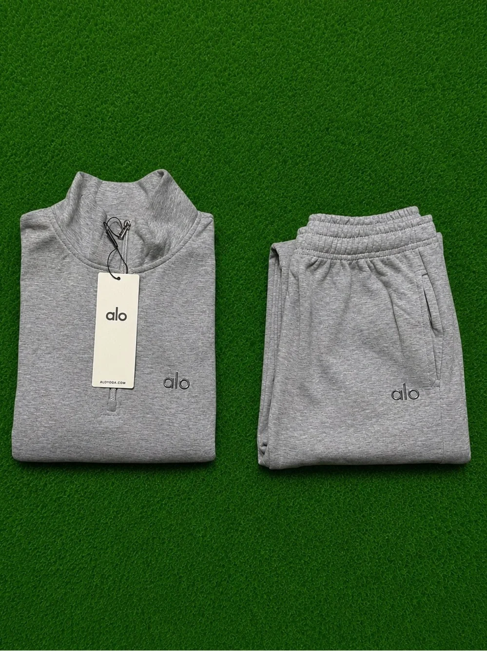ALO Accolade QZ Pullover & Sweatpants Heather Gray Set Sizes S,M,L *UNISEX*